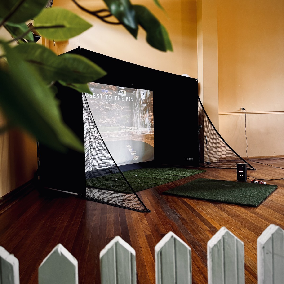 Full Send Golf simulator bay